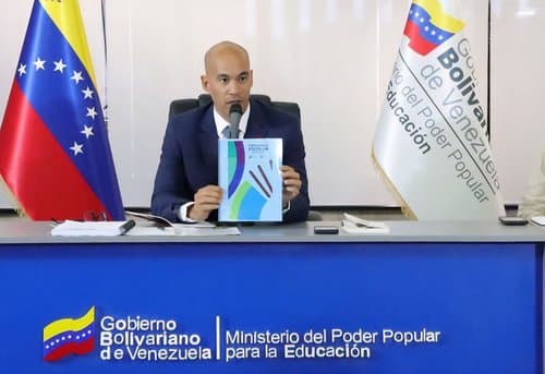 Ministerio de Educación inicia consulta para adecuar contenidos en el área de Lenguaje