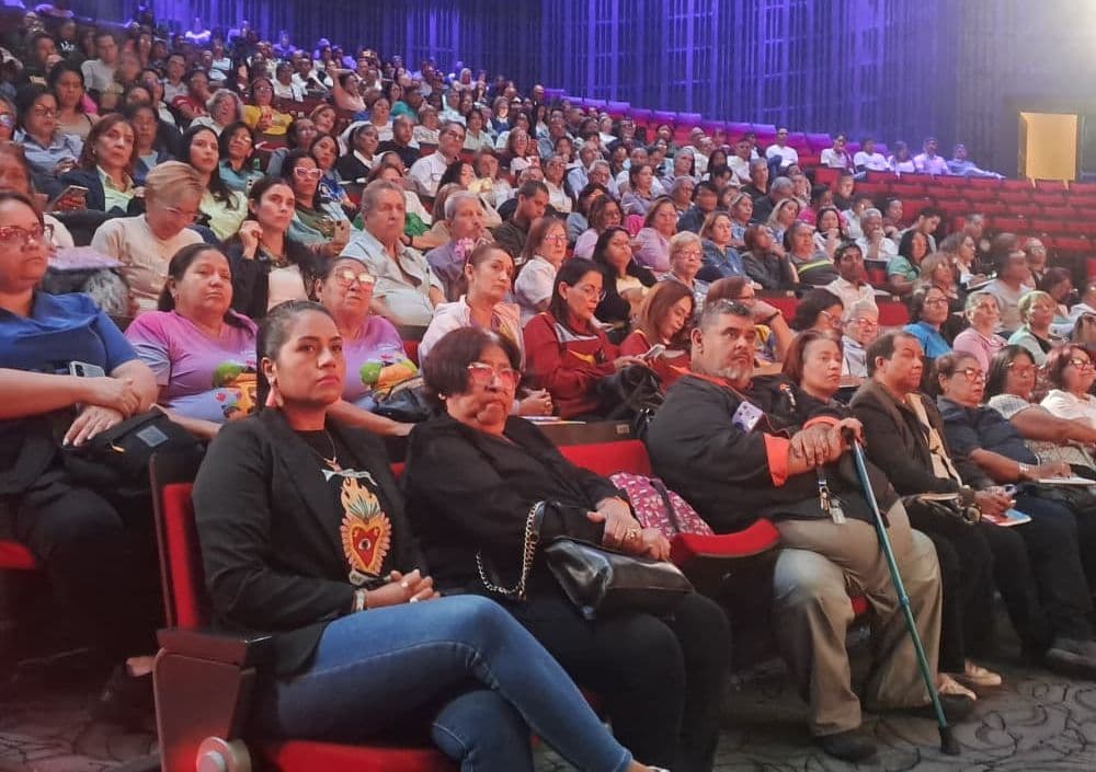 Desde el emblemático Teatro de la Ópera, nos reunimos con el sector educativo privado del estado Aragua.
